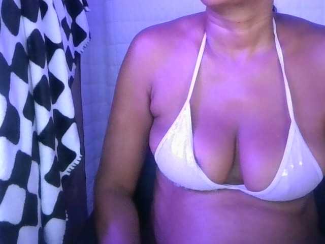 jenkini, live now on BongaCams