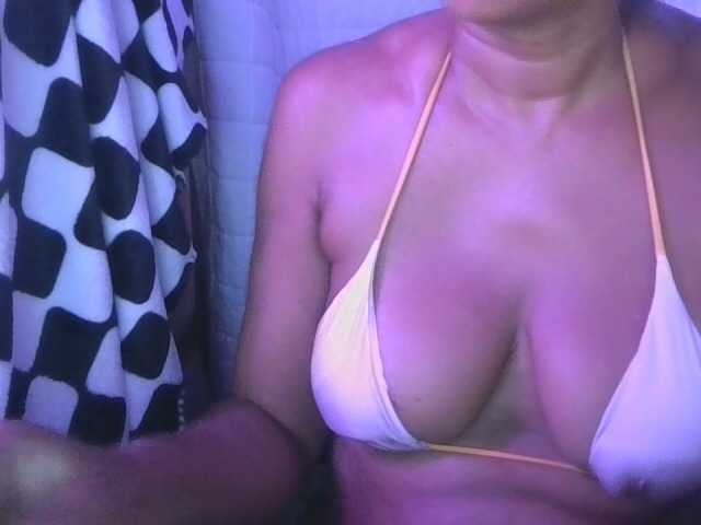 jenkini live cam on BongaCams