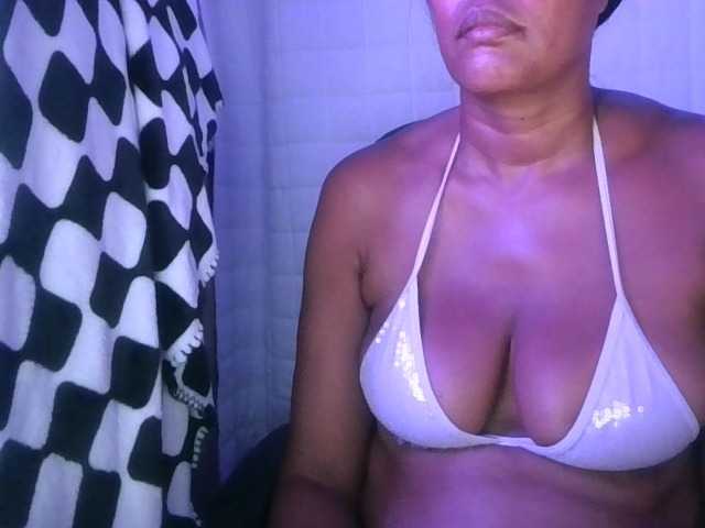 jenkini, en vivo ahora en BongaCams