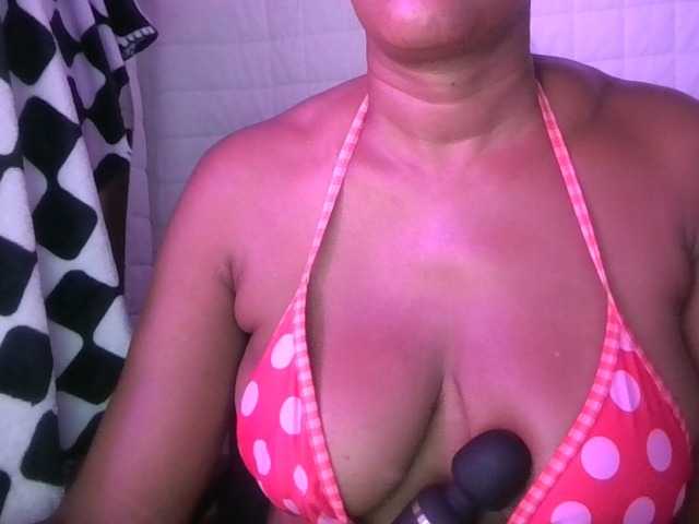jenkini, live now on BongaCams