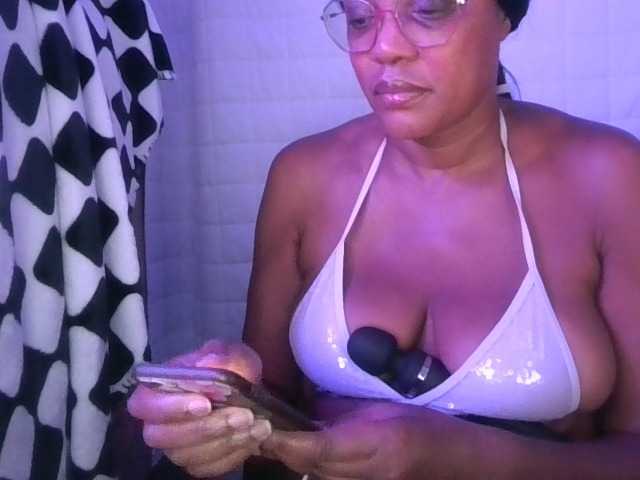 jenkini, live now on BongaCams