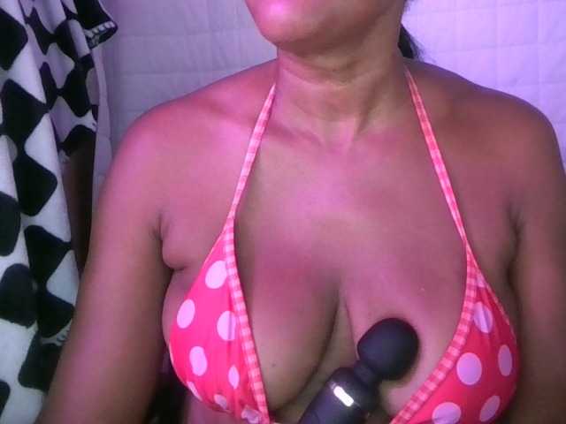 jenkini, en directo ahora en BongaCams