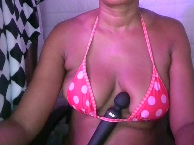 jenkini, live now on BongaCams