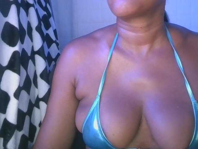 jenkini, en vivo ahora en BongaCams
