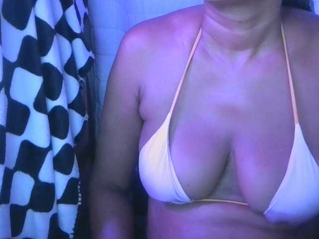 jenkini live cam on BongaCams