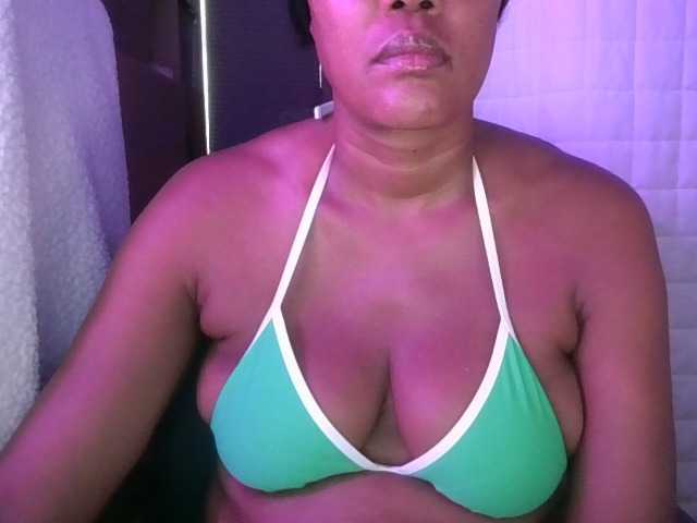 jenkini live cam on BongaCams
