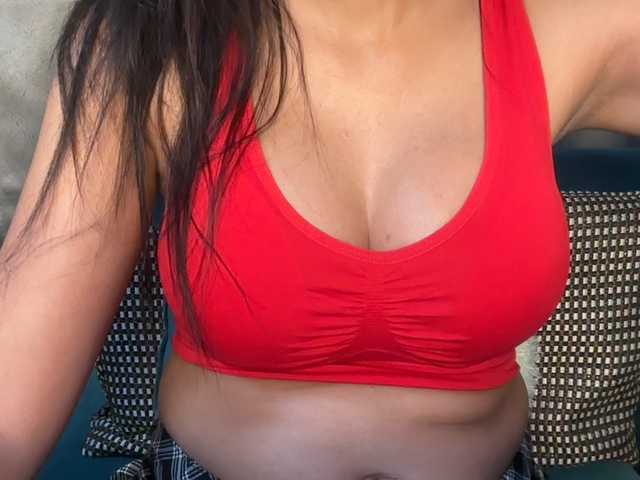 Priya71 live cam on BongaCams