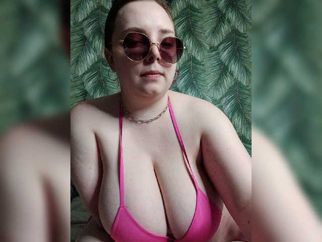 Caramel-pussy live cam on BongaCams