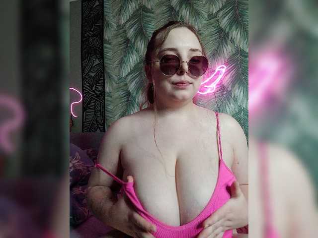 Caramel-pussy live cam on BongaCams