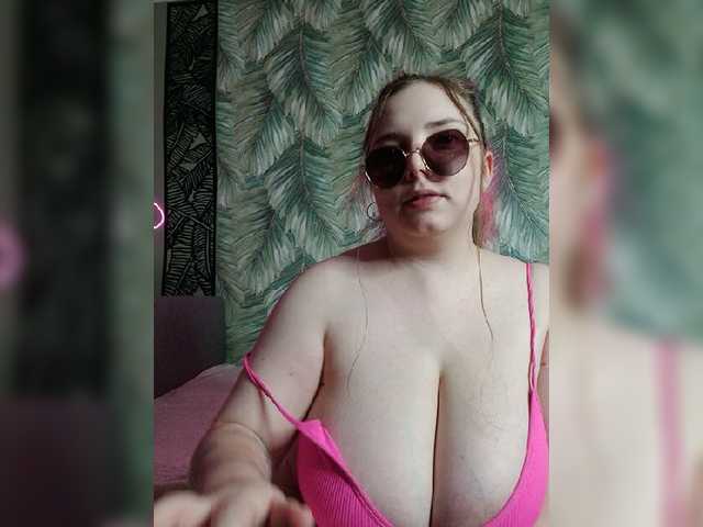 Caramel-pussy live cam on BongaCams