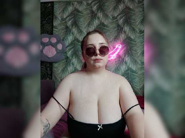 Caramel-pussy live cam on BongaCams