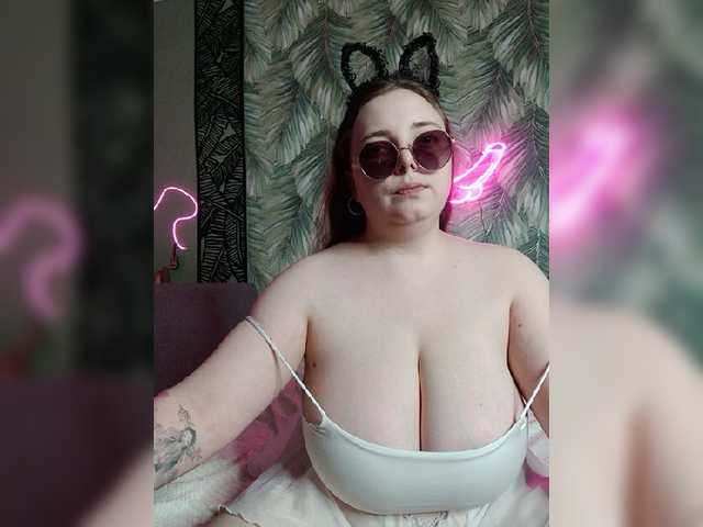 Caramel-pussy live cam on BongaCams