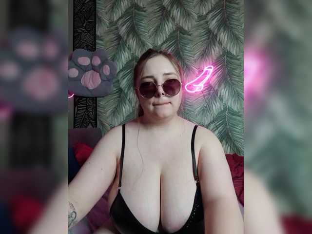 Caramel-pussy live cam on BongaCams