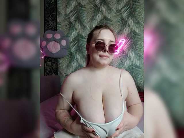 Caramel-pussy live cam on BongaCams