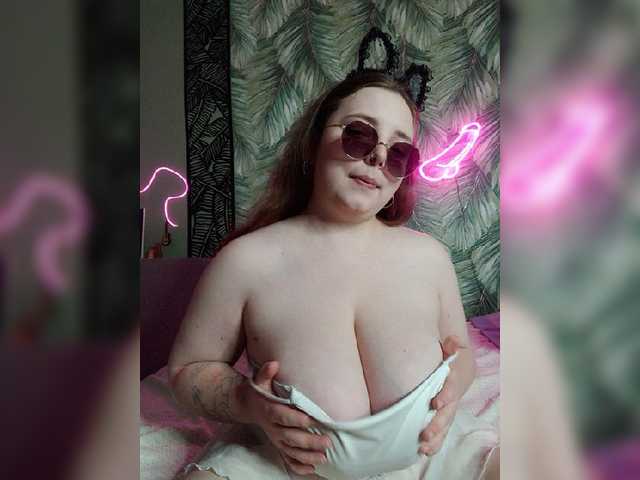 Caramel-pussy live cam on BongaCams