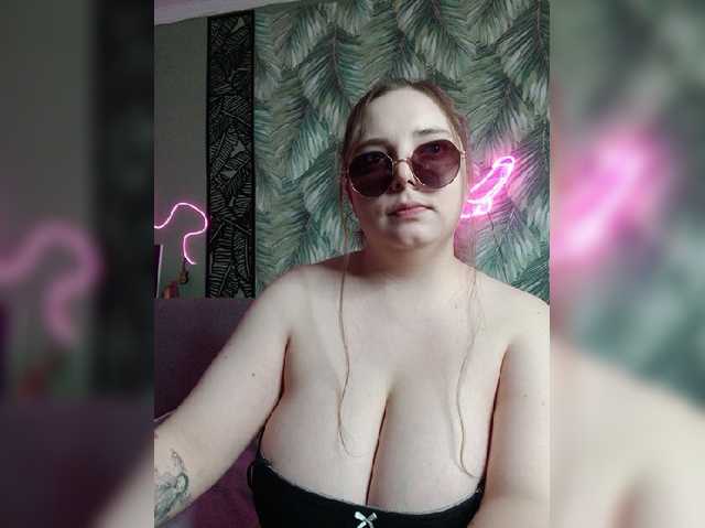 Caramel-pussy live cam on BongaCams