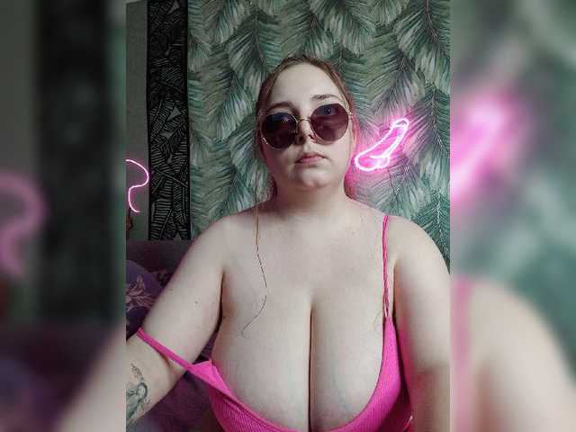 Caramel-pussy live cam on BongaCams