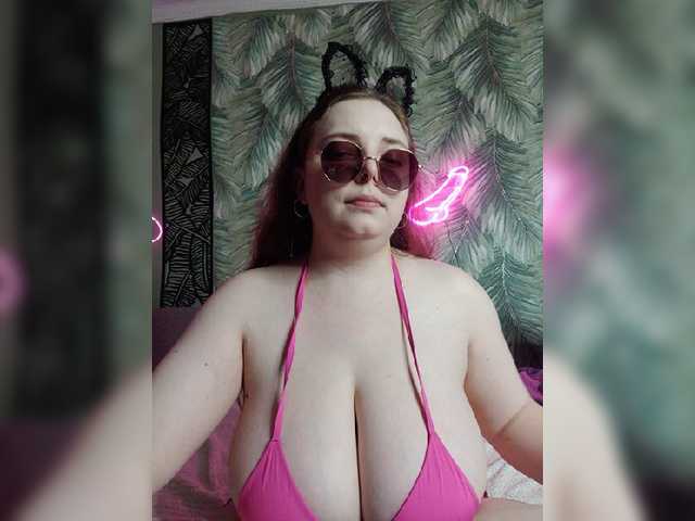 Caramel-pussy live cam on BongaCams