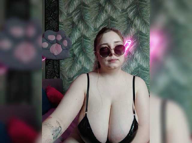 Caramel-pussy live cam on BongaCams