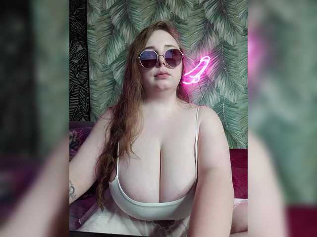 Caramel-pussy live cam on BongaCams