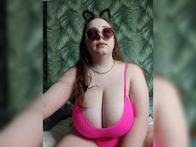 Caramel-pussy live cam on BongaCams