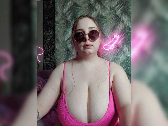 Caramel-pussy live cam on BongaCams