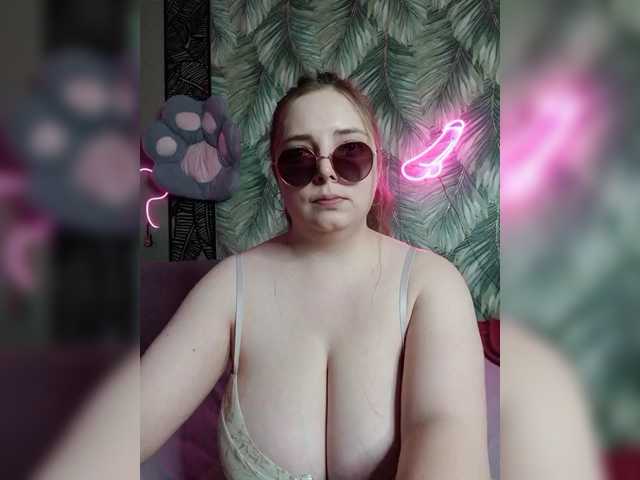 Caramel-pussy live cam on BongaCams
