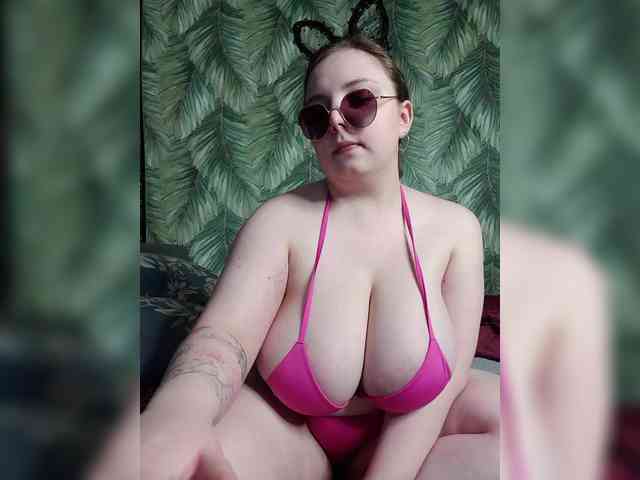 Caramel-pussy Live Webcam on BongaCams