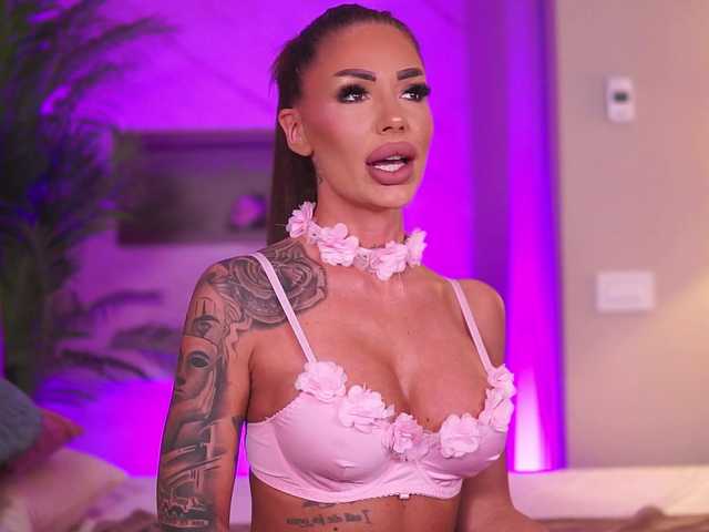RaquelleVon live webcam show