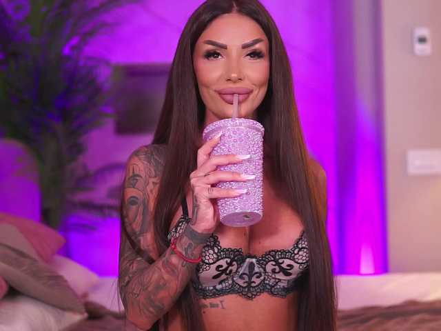 RaquelleVon live webcam show