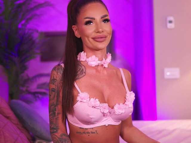 RaquelleVon