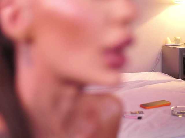 RaquelleVon live cam on BongaCams