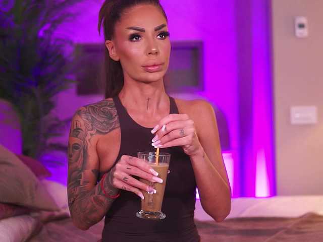 RaquelleVon live webcam show