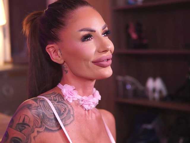 RaquelleVon