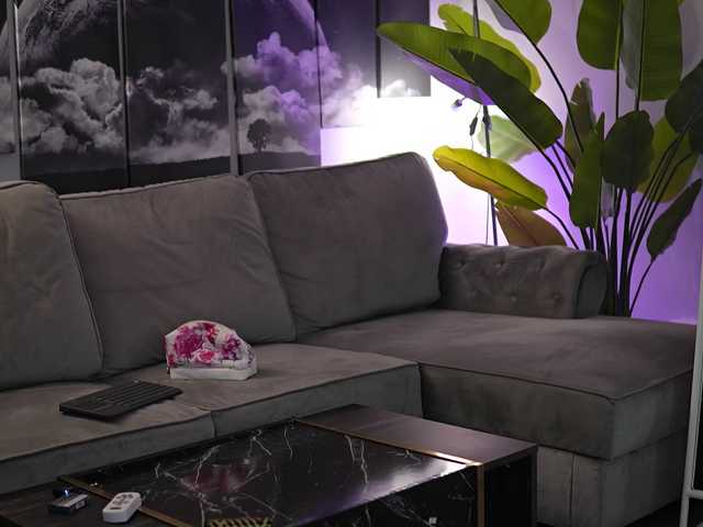 RaquelleVon's BongaCams show and profile