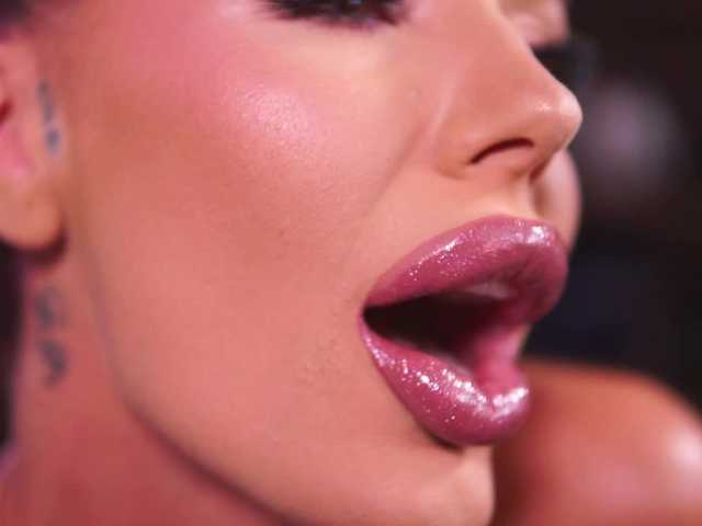 RaquelleVon live webcam show