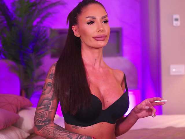 RaquelleVon