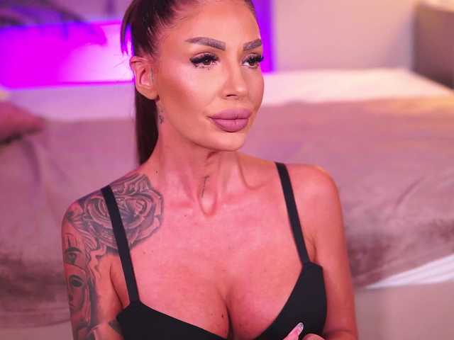 RaquelleVon live cam