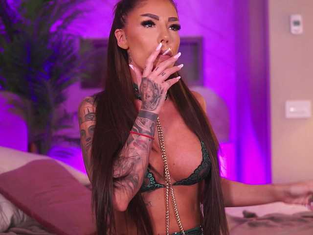RaquelleVon
