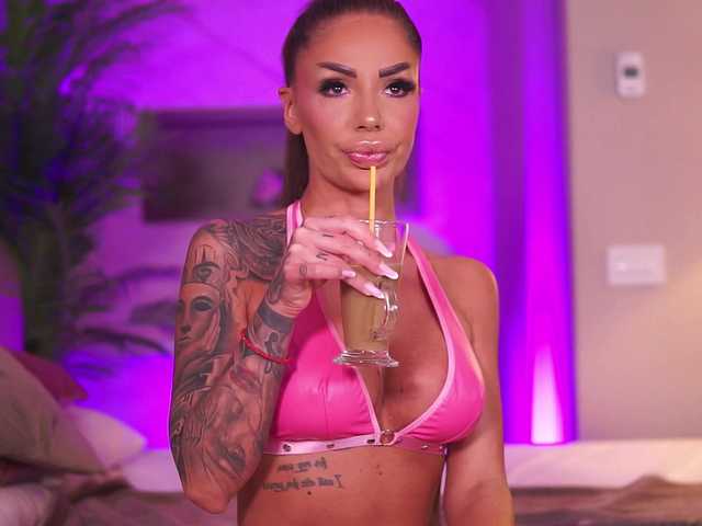 RaquelleVon live webcam show
