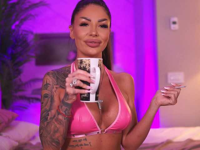 RaquelleVon