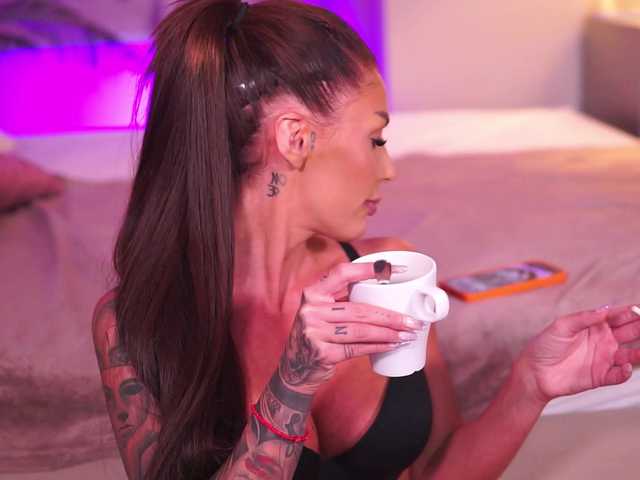 RaquelleVon
