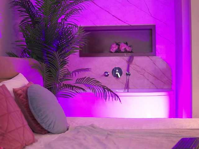 RaquelleVon live cam on BongaCams