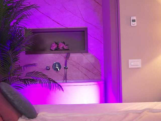 RaquelleVon live cam on BongaCams