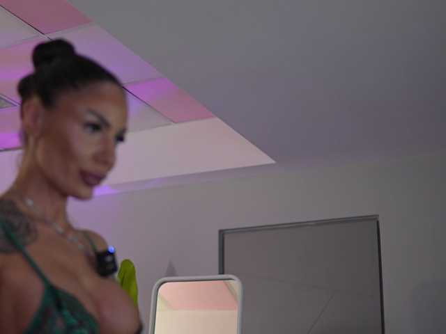 RaquelleVon's BongaCams profile