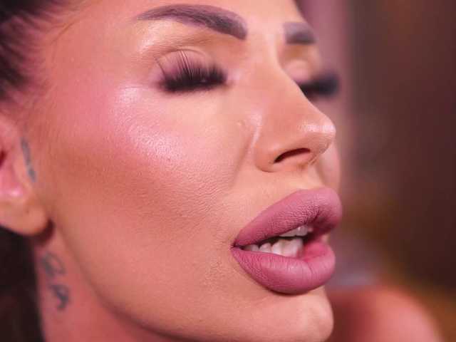 RaquelleVon