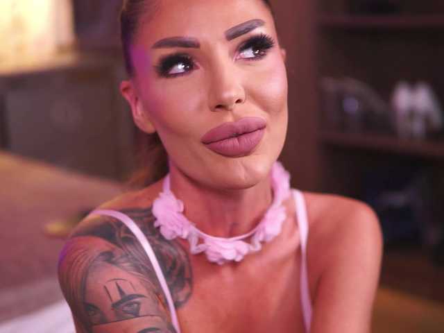RaquelleVon
