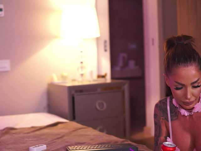 RaquelleVon live cam