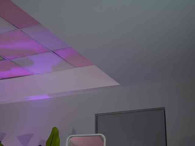 RaquelleVon live show