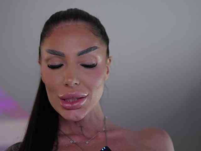 RaquelleVon Live Webcam on BongaCams